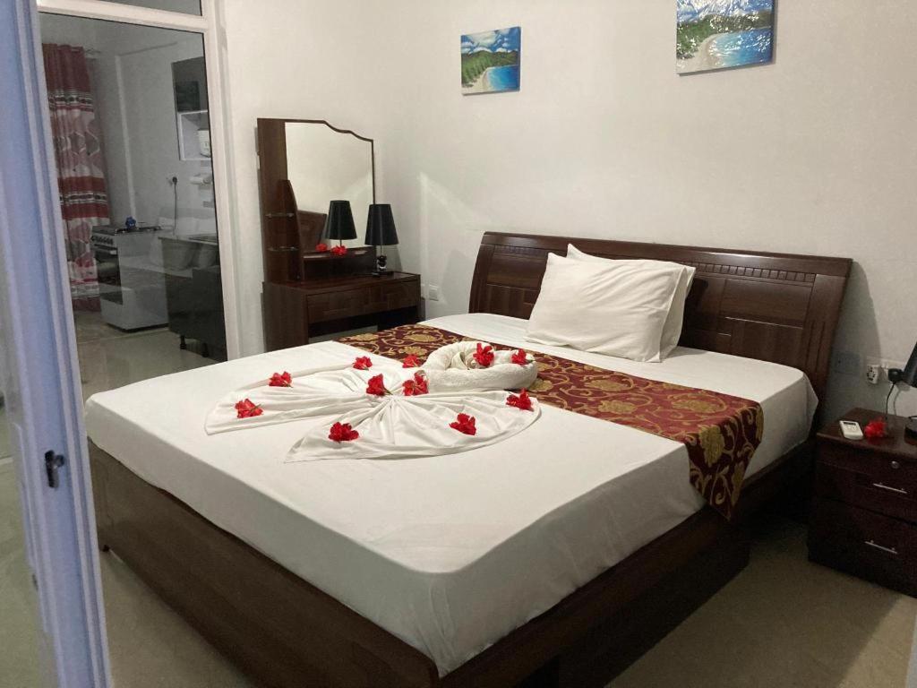 Diamond Plaza Hotel Grand Anse  Ngoại thất bức ảnh